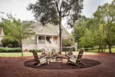Discover the Secluded Glass Cottage in Georgia’s Countryside